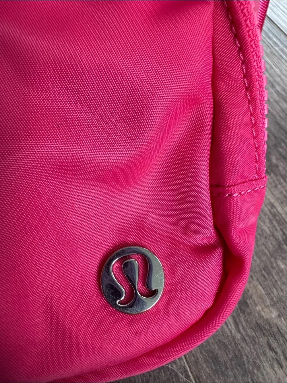 Like new! lululemon Everywhere Belt Bag 1L - Glaze Pink or Lip Gloss